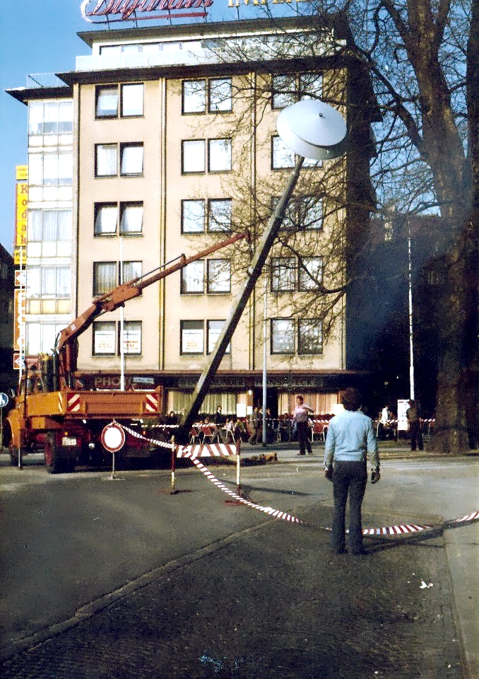 Zum weißen Rössel; Schulespielen